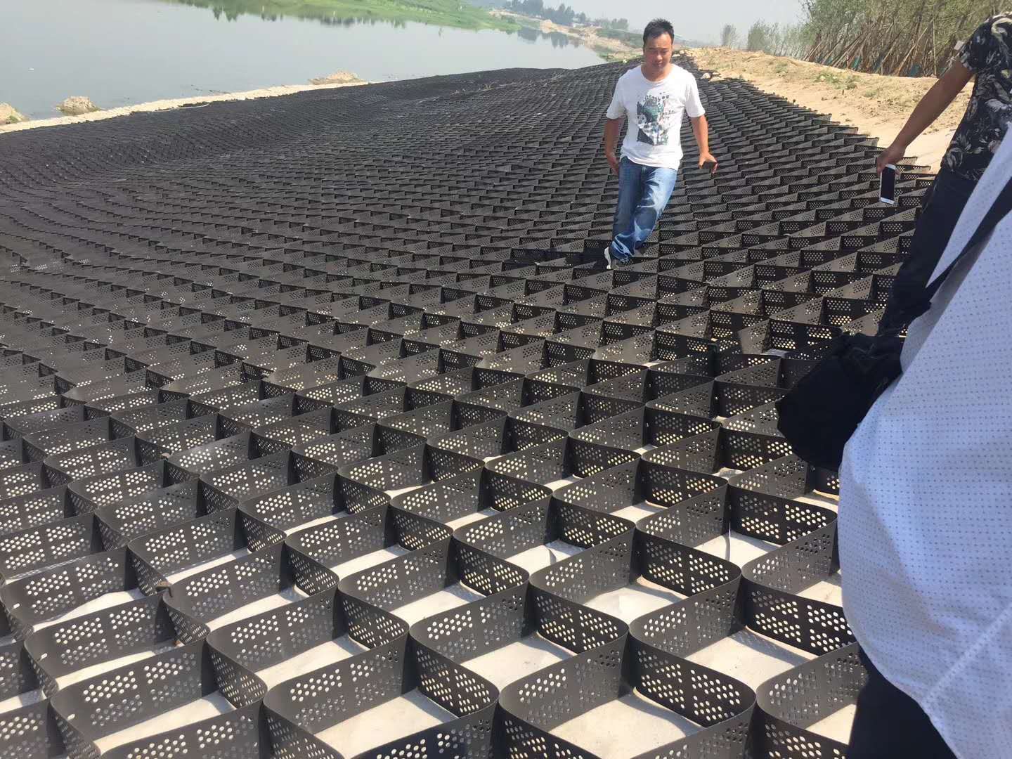 福州土工格室的應用